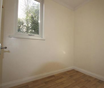 4 bedroom bungalow to rent - Photo 1