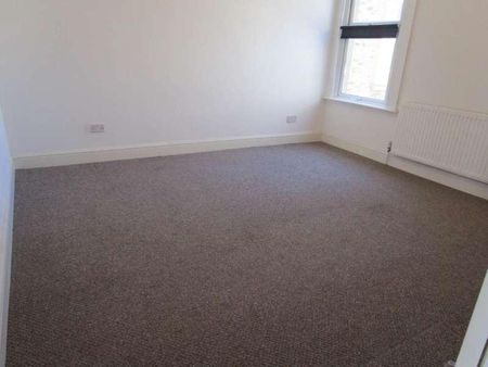 Woodgrange Drive, Southend On Sea, SS1 - Photo 3