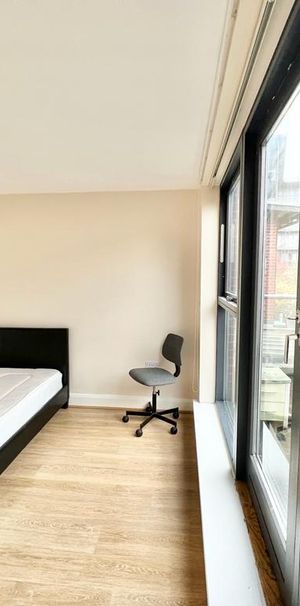 1 bedroom in a flat share to rent - Photo 1