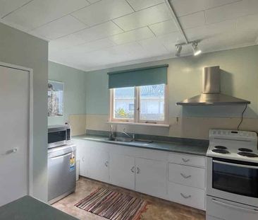 Central - Furnished - 3 Bedroom - Photo 5