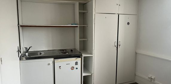 Location Appartement 1 pièce 17m² - Photo 2