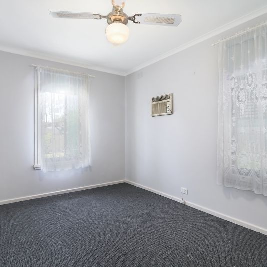 558 Green Place - Photo 1