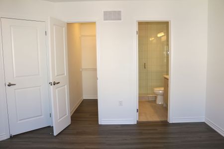 For Lease - 6 Vinewood Crescent, Barrie, Ontario - Photo 2