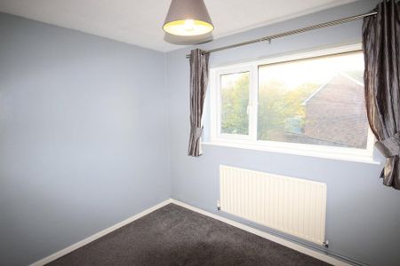 3 bedroom semi-detached house to rent - Photo 3