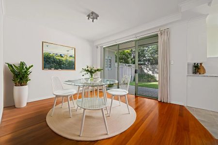 Three Bedroom Townhouse with Resort Style Living - Photo 2