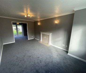4 bedroom semi-detached house to rent - Photo 3