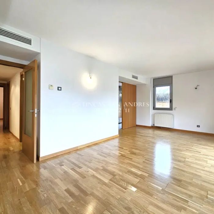Piso en alquiler en Carrer d'Antoni Puigvert - Photo 1