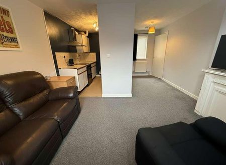 Bedroom Apartment With Parking Available Now!!, LN5 - Photo 2