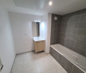 Location Appartement 3 pièces 67m² MARSEILLE 9ème - Photo 6