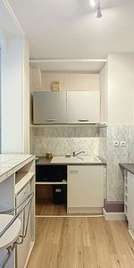 Appartement à louer - Studio meublé - HYPER CENTRE Châlons-en-Champagne - Photo 3