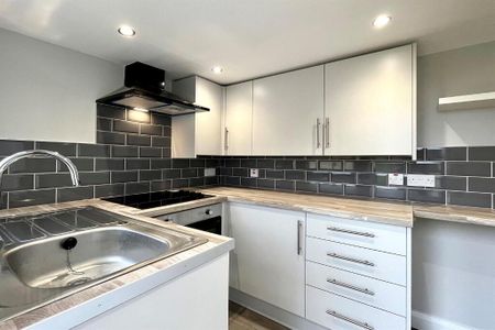66 Old Carrick Road, Monkstown, Newtownabbey, BT37 0UG - Photo 4