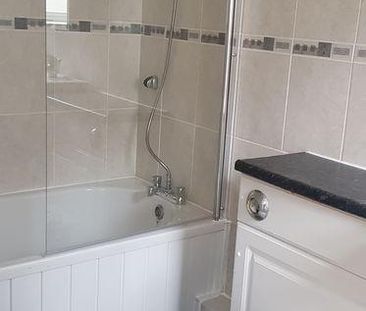 2 bedroom terraced house to rent - Photo 6