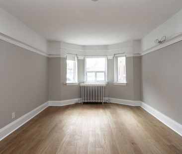 118 Roncesvalles Avenue - Photo 1