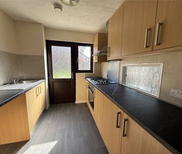 3 bedroom house to rent Barle Close, West End, Southampton, SO18 - Photo 2