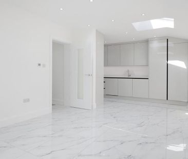 2 bedroom semi-detached house to rent - Photo 3