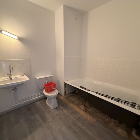 Location Appartement 2 pièces 47m² CHALAMONT 01320 - Photo 4