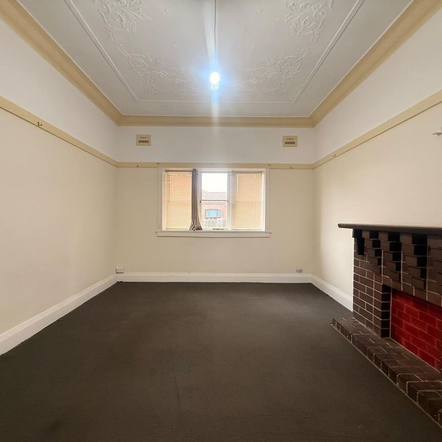 Beautiful 3-Bedroom Home in Prime Ashfield Location - Photo 1