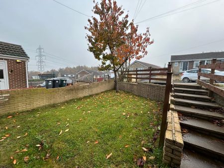 3 bedroom semi-detached house to rent - Photo 4