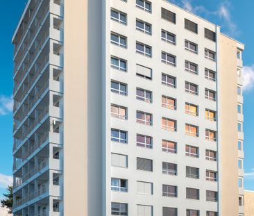 Wohnen mit Weitblick: Attraktive Wohnung im obersten Stock - Photo 2