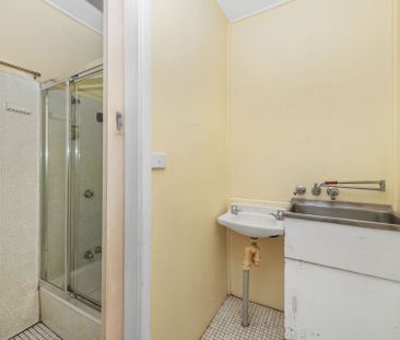 Neat Two bedroom Unit - Photo 5