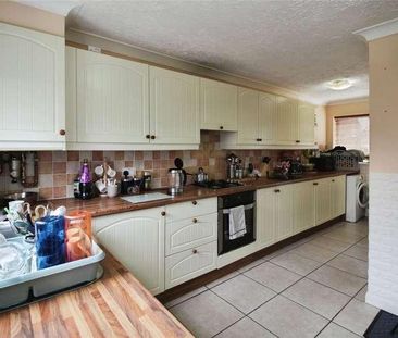 Latchetts Shaw, Kingswood, SS16 - Photo 6