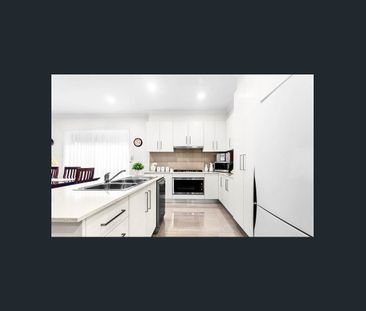 Spacious and Modern Family Home in Wollert!! - Photo 4