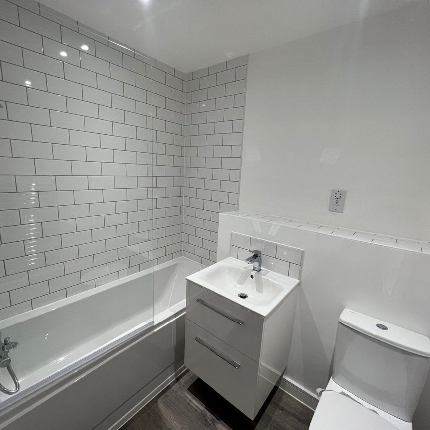 ErasmusDrive, Derby - Photo 1