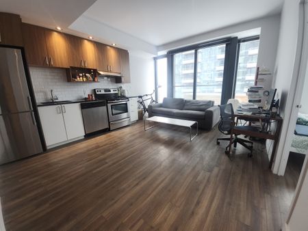 Ville-Marie : Condo moderne d’une chambre, semi-meublé ! - Photo 3