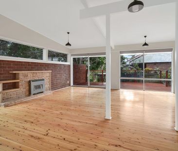Stylish 3 Bedroom Family Home in a Perfect Location - Photo 6
