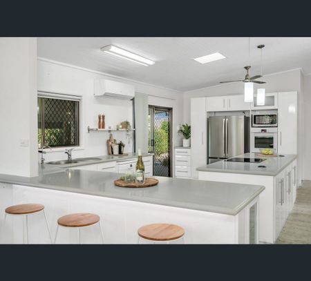 11 Pomona Avenue, Mooroobool, Qld 4870 - Photo 5