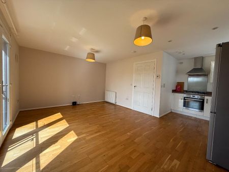 2 bedroom flat to rent - Photo 2