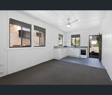 1/16 West Burleigh Road, Burleigh Heads, Qld 4220 - Photo 2