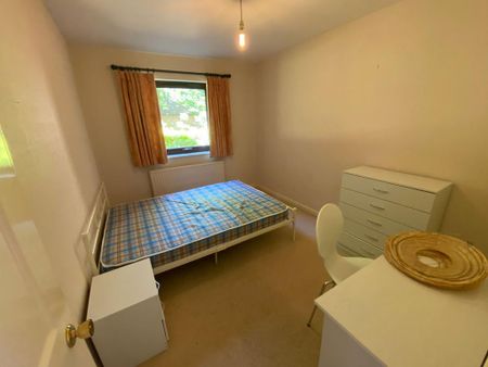 3 bedroom flat to rent - Photo 3