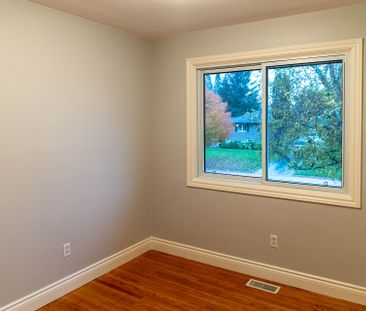 For Lease - 48 Ottaway Avenue, Barrie, Ontario - Photo 6