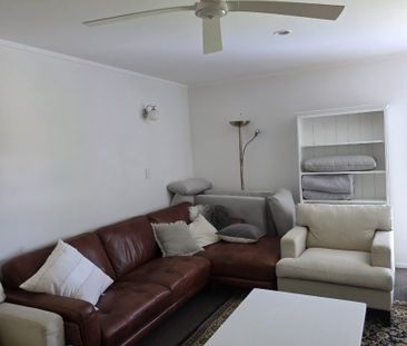 Views over Gisborne - Photo 2