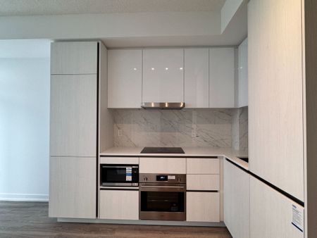 For Lease - 8 Interchange Way Unit# 2215, Vaughan, Ontario - Photo 5