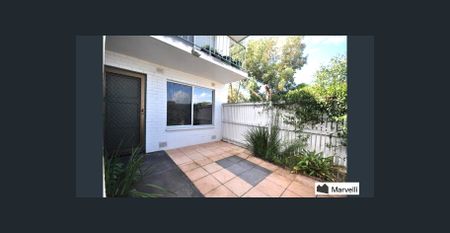 Chic Light-Filled Apartment in the Heart of Mentone. - Photo 2