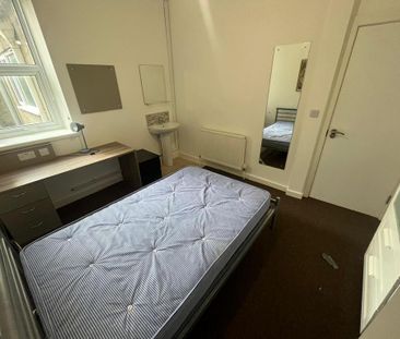 6 bedroom terraced house to rent - Photo 5