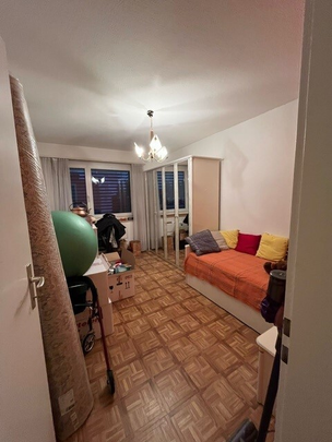 Helle 3 1/2-Zimmerwohnung im 4. OG an zentraler Lage - Photo 1