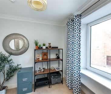 4 bedroom terraced house to rent - Photo 1