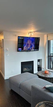 One bedroom and Den (or junior 2 bedroom) in the heart of Yaletown - Photo 1