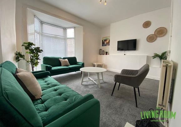 5 bedroom house to rent - Photo 1