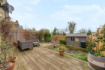 2 bedroom maisonette to rent - Photo 3