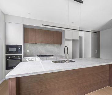 IMPRESSIVE 4 BED, 3 BATH TOWNHOUSE IN BEAUTIFUL CAMBERWELL - Photo 6