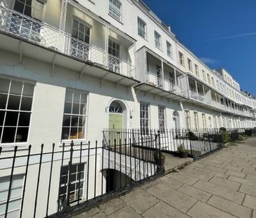 Clifton, 14-15 Royal York Crescent - Photo 1