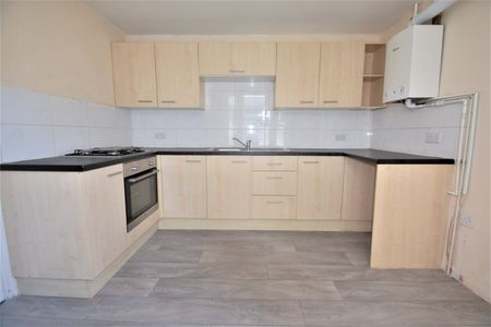 3 bedroom terraced house to rent - Photo 5