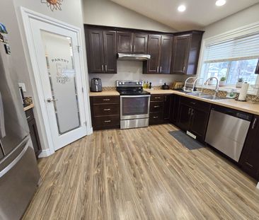 700-002 - FERNANDO - 9705 94 Street - 1 - Photo 1