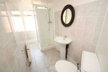 3 bedroom terraced house to rent - Photo 4