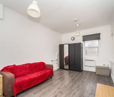 Studio to rent - Photo 1