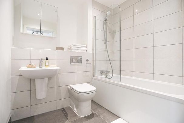 Studio to rent - Photo 1